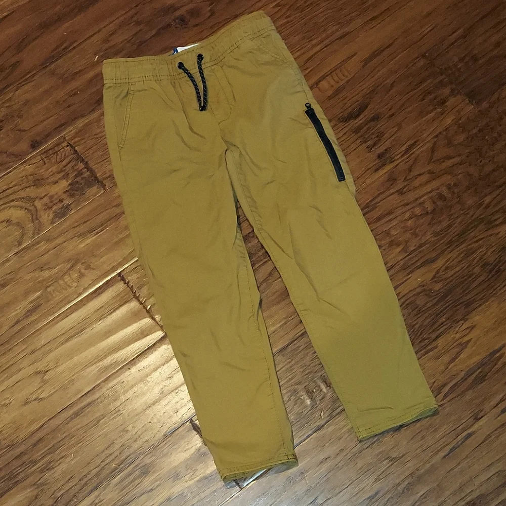 Old Navy Dark Khaki Tech Taper Pants Small 6 7